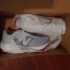 NIB girls sneakers size 5